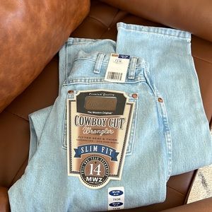 made extra long for tall girls :) never worn size 28/7 36 inches long